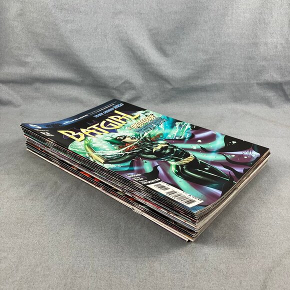 Batgirl DC Comic Book Huge Lot 2012-16 Series 19 Issues #7, 17, 19+ Endgame - Picture 5 of 5